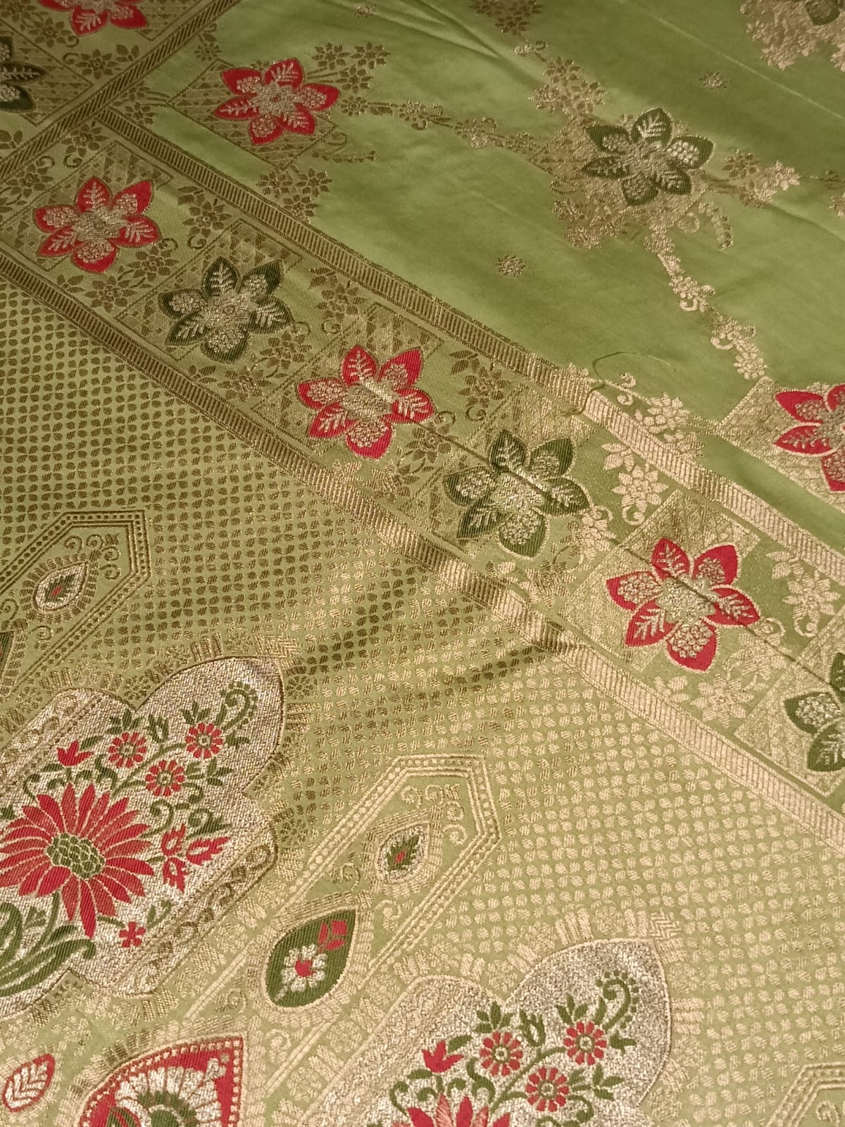LIGHT GREEN BOX FLORAL JAAL MEENA BANARASI VISCOSE SAREE