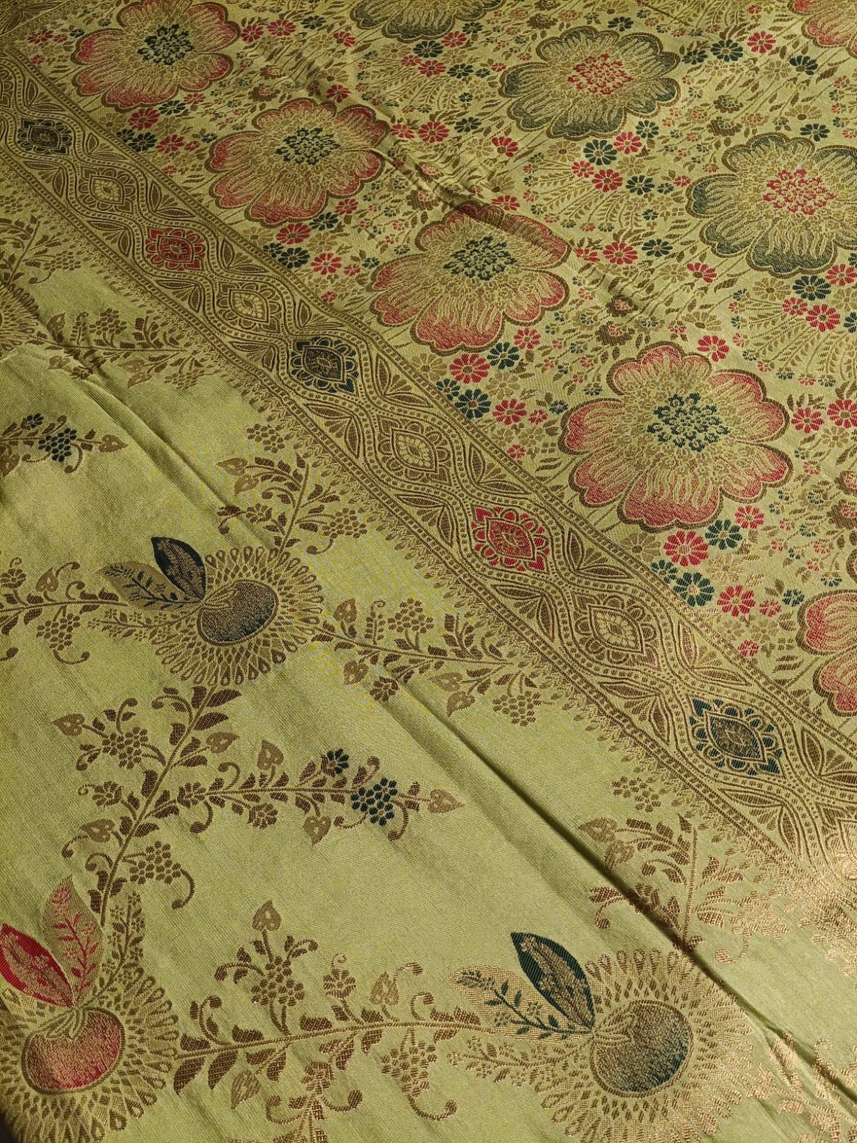 LIGHT GREEN FLORAL JAAL BANARASI VISCOSE SAREE