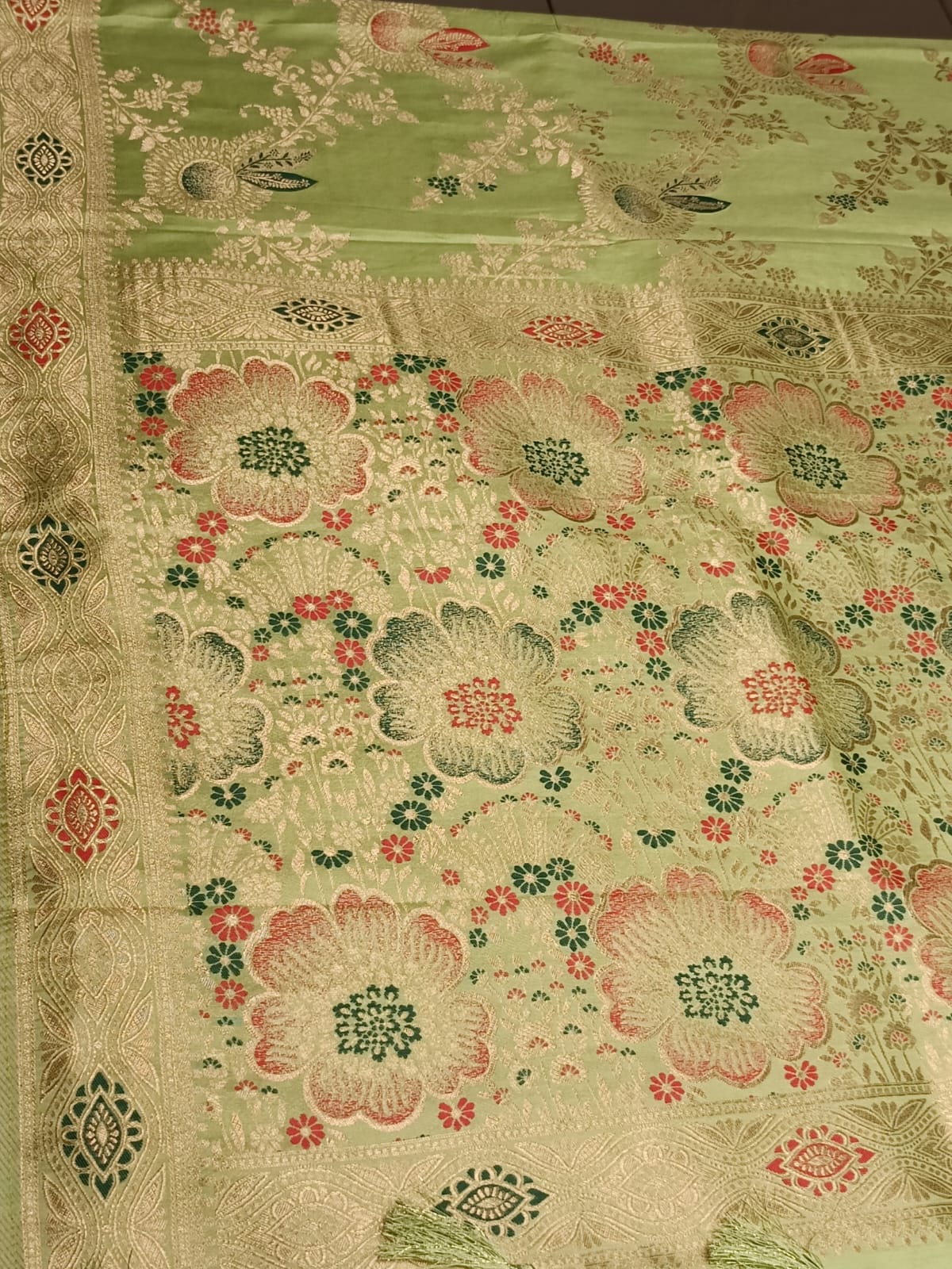 LIGHT GREEN FLORAL JAAL BANARASI VISCOSE SAREE