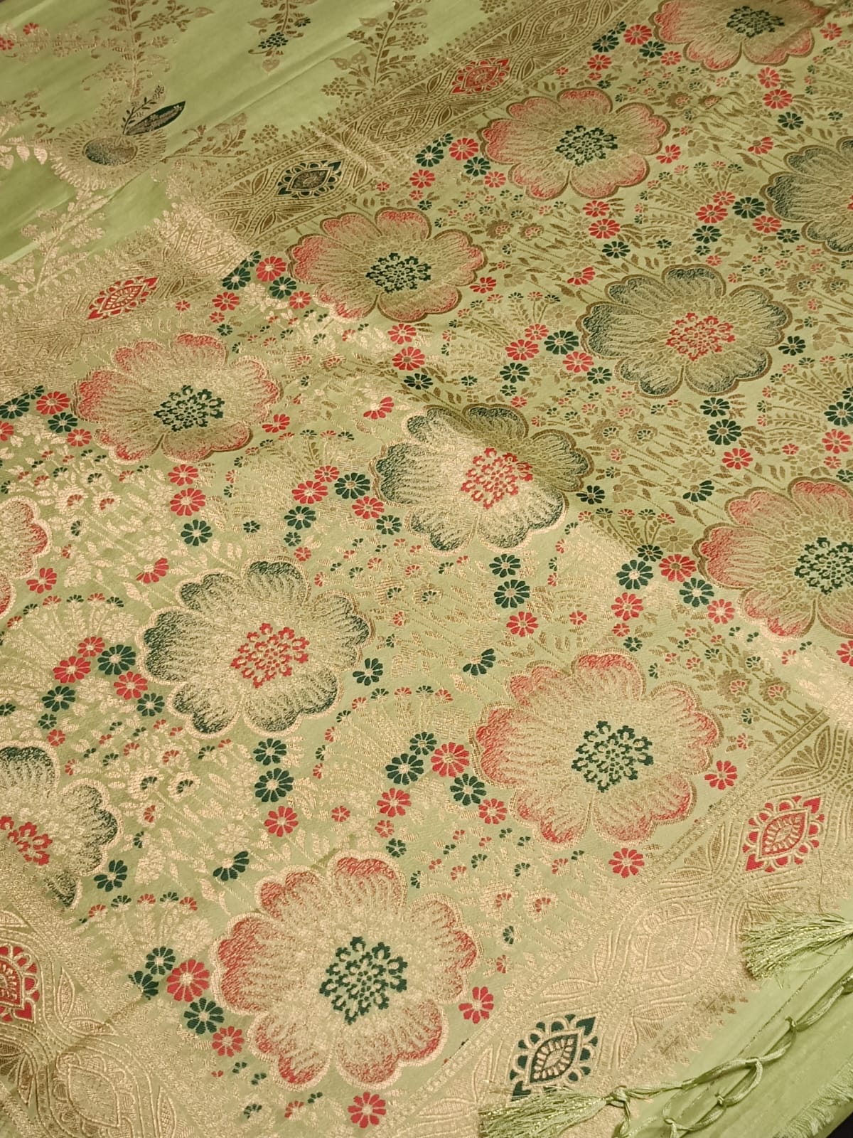 LIGHT GREEN FLORAL JAAL BANARASI VISCOSE SAREE