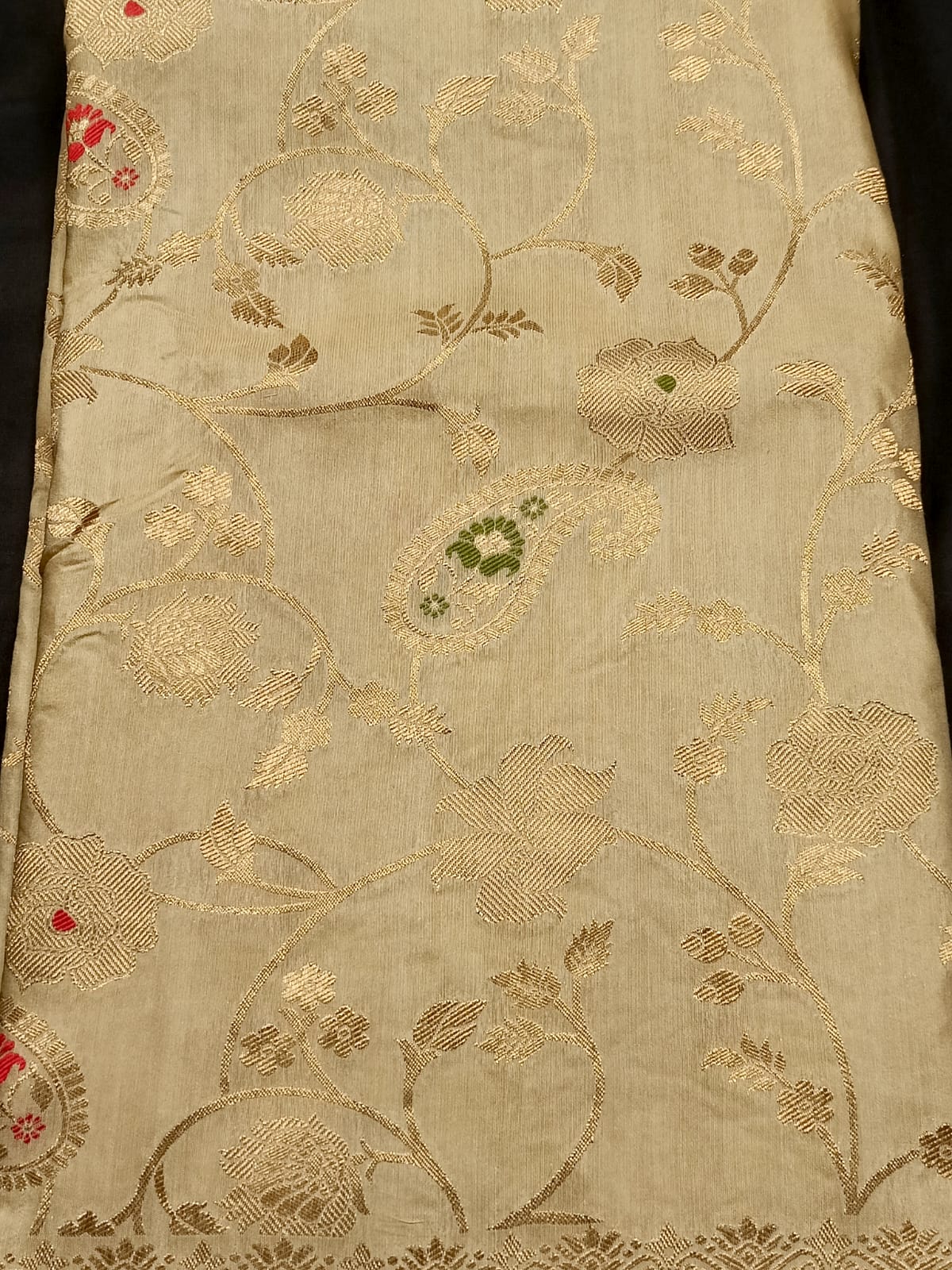OFF WHITE FLORAL JAAL MEENA BANARASI VISCOSE SAREE