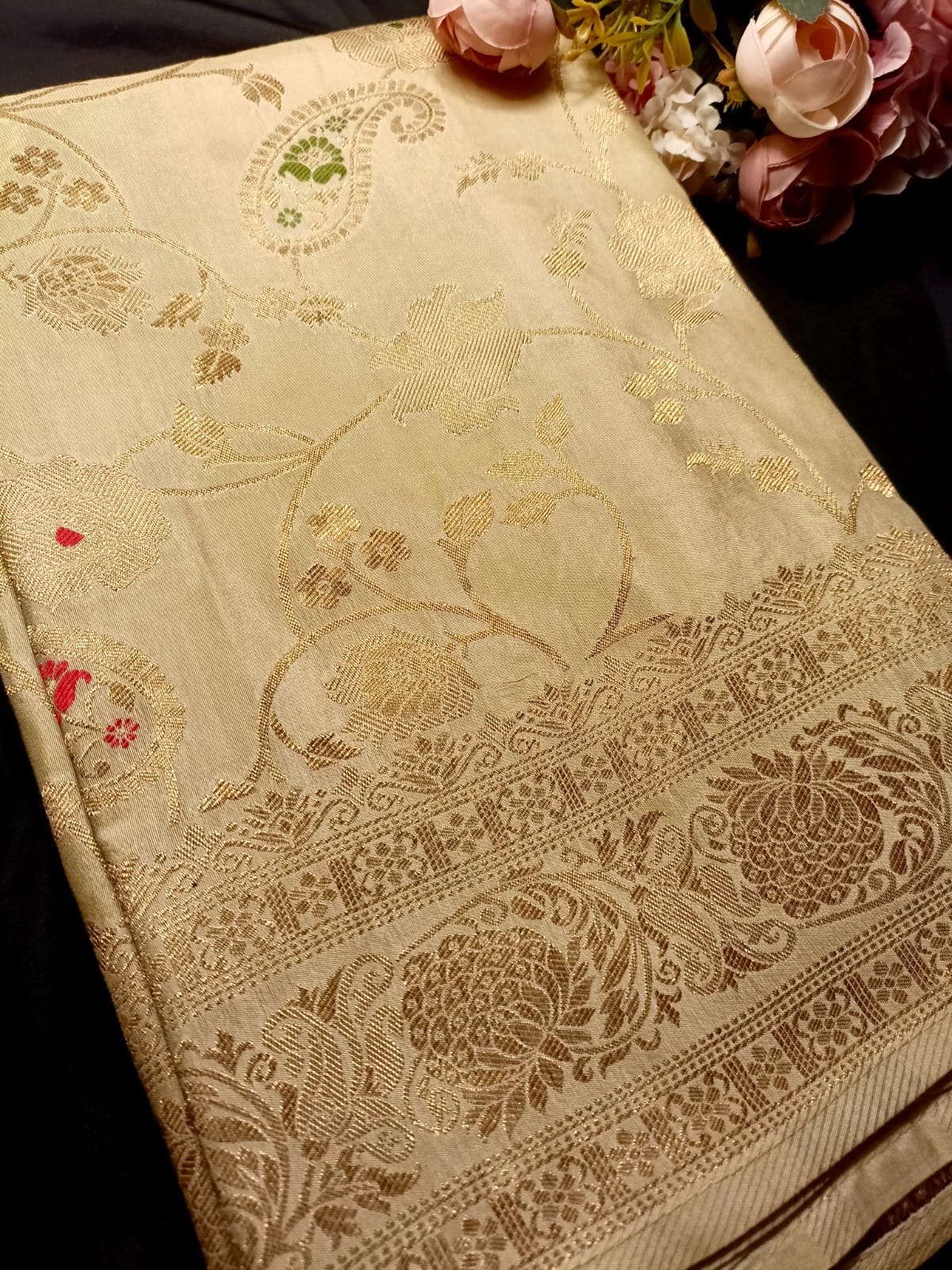OFF WHITE FLORAL JAAL MEENA BANARASI VISCOSE SAREE