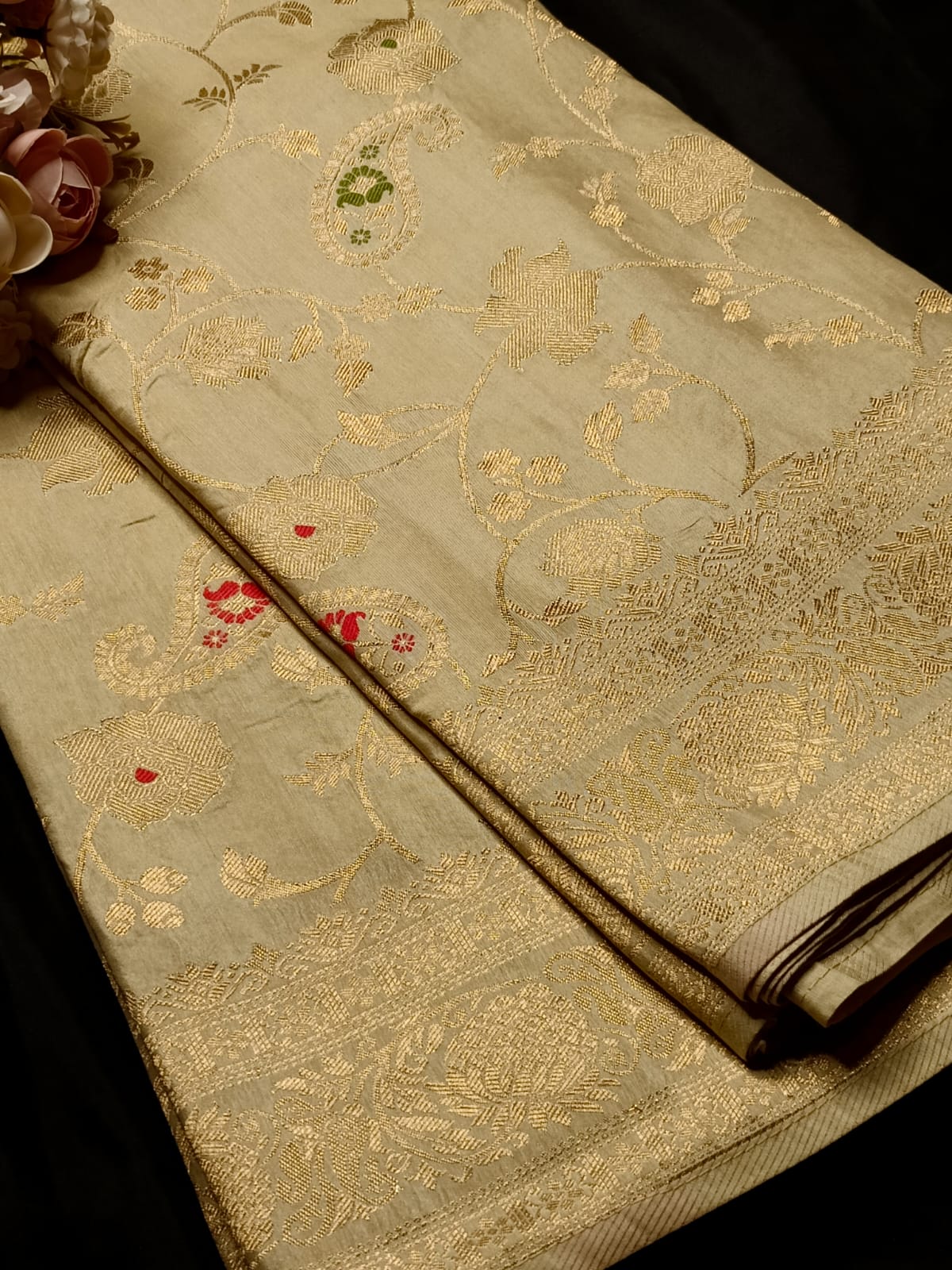 OFF WHITE FLORAL JAAL MEENA BANARASI VISCOSE SAREE