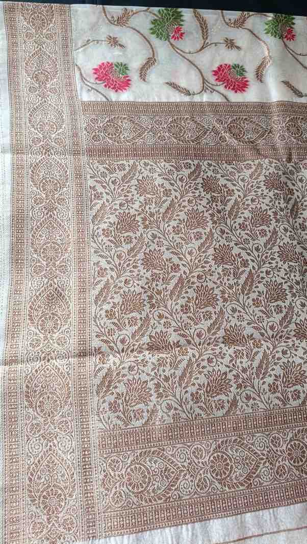 WHITE ANTIQUE MEENA JAAL PARTY ORGANZA