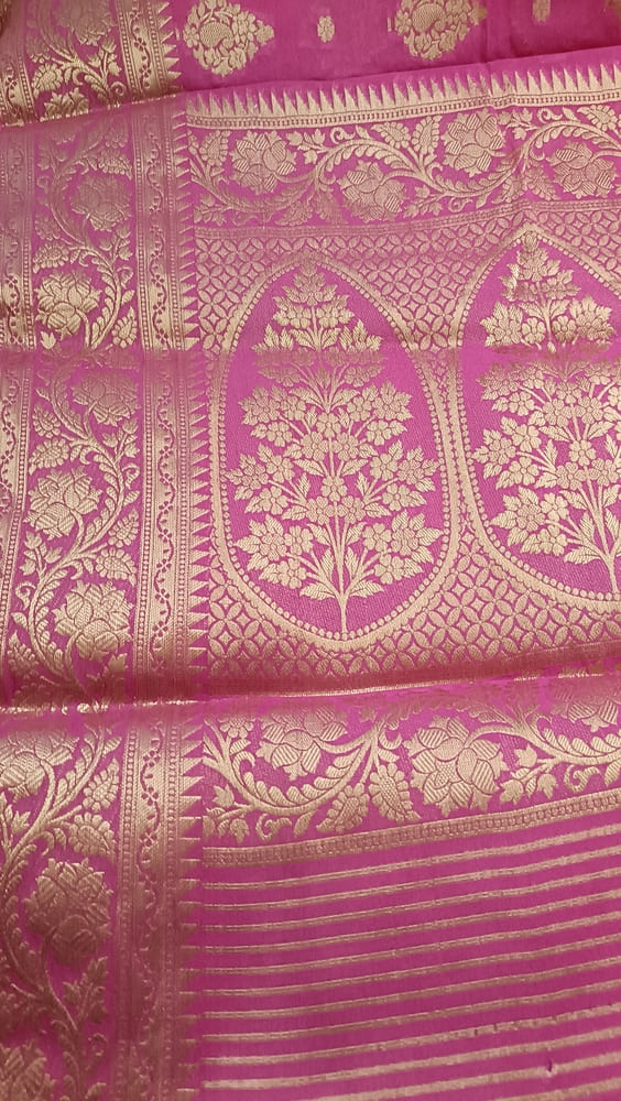 MAGENTA MANGO LEAF BUTTA BUTI BANARASI GEORGETTE SAREE