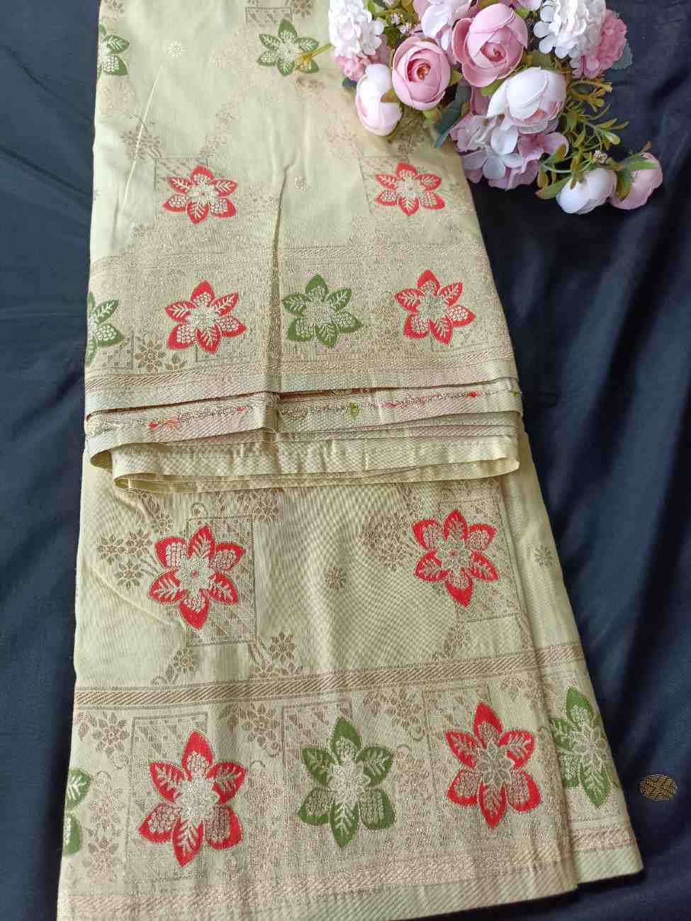 GREENISH WHITE FLORAL JAAL MEENA BANARASI VISCOSE SAREE