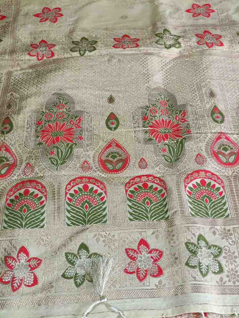GREENISH WHITE FLORAL JAAL MEENA BANARASI VISCOSE SAREE