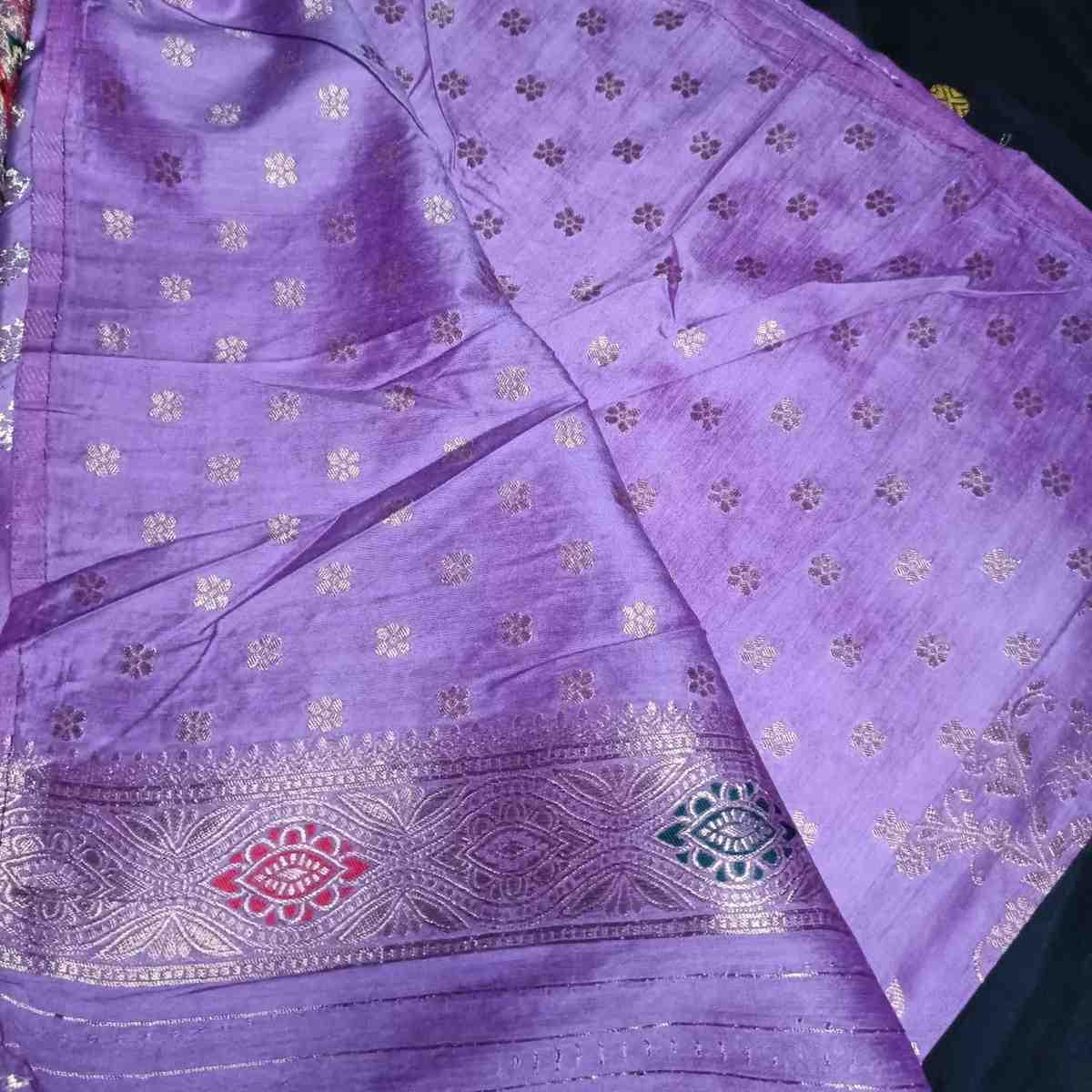 LAVENDER FLORAL JAAL BANARASI VISCOSE SAREE
