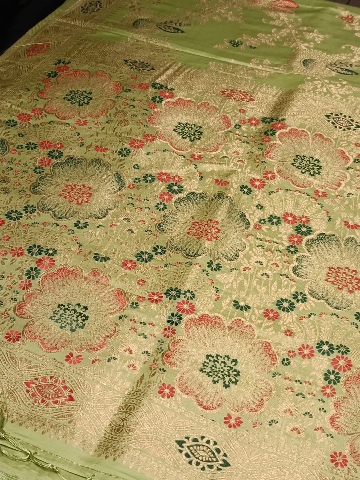 LIGHT GREEN FLORAL JAAL BANARASI VISCOSE SAREE