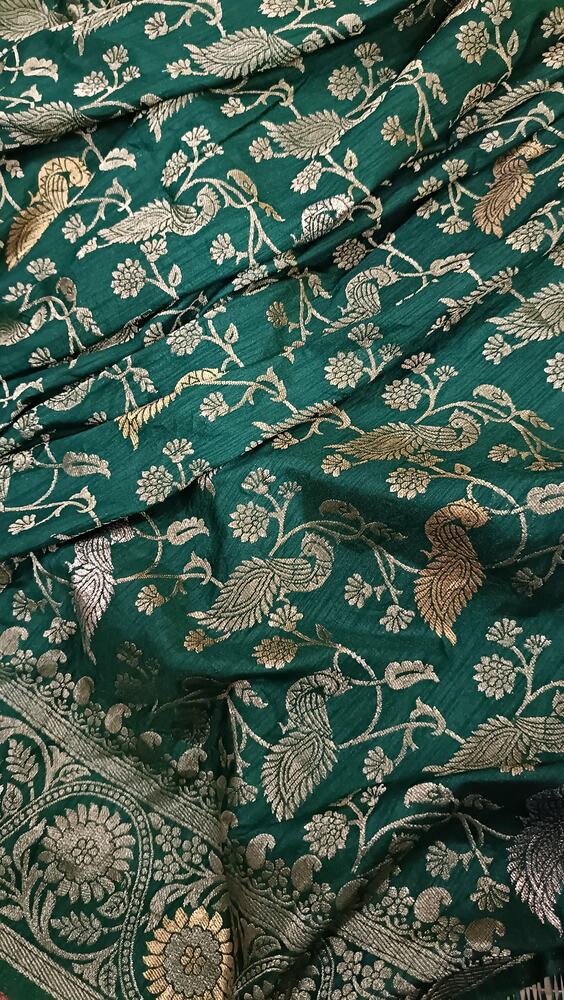 GREEN PEACOCK FLORAL JAAL BANARASI SEMI SILK SAREE