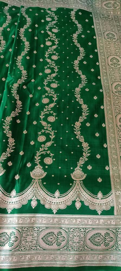 GREEN NECKLACE BANARASI SATIN SILK SAREE