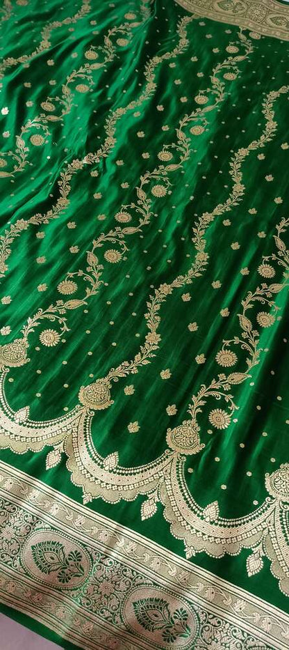 GREEN NECKLACE BANARASI SATIN SILK SAREE