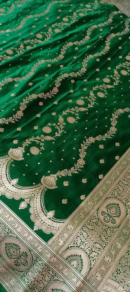 GREEN NECKLACE BANARASI SATIN SILK SAREE