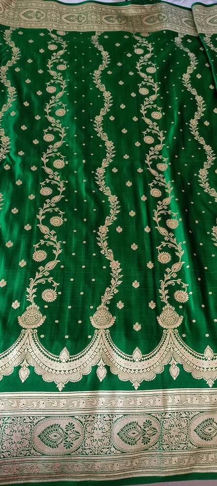 GREEN NECKLACE BANARASI SATIN SILK SAREE