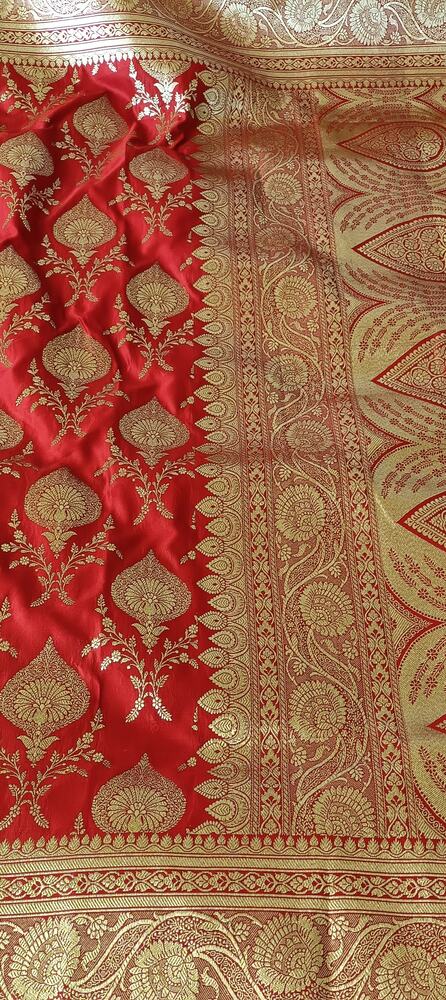 RED MOTIFS BANARASI KATAN SILK SAREE