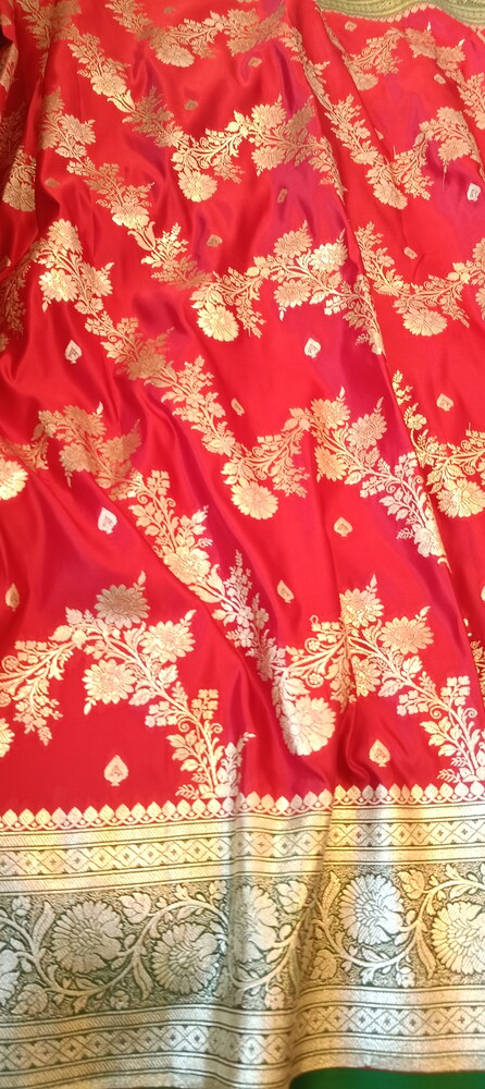 RED ZIG ZAG LEHARIYA BANARASI SATIN SILK SAREE