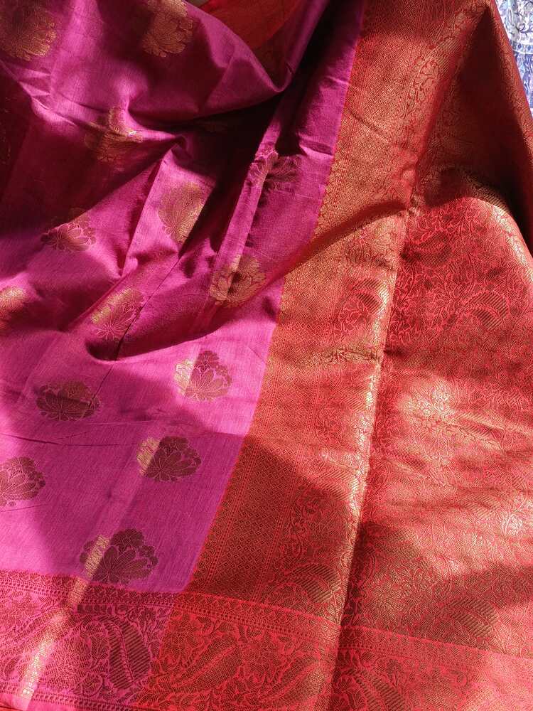 MAGENTA FLORAL BUTTA BANARASI COTTON WEAVE SAREE