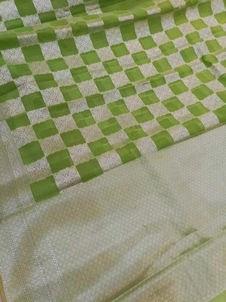 PARROT GREEN BOX BANARASI COTTON WEAVE SAREE