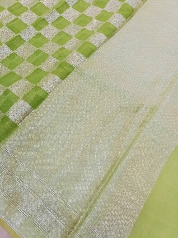 PARROT GREEN BOX BANARASI COTTON WEAVE SAREE