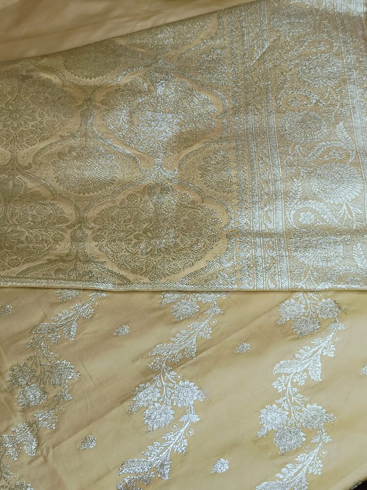 BEIGE LEHARIYA BANARASI KATAN SILK SAREE