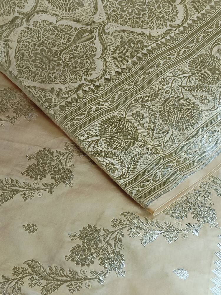 BEIGE LEHARIYA BANARASI KATAN SILK SAREE