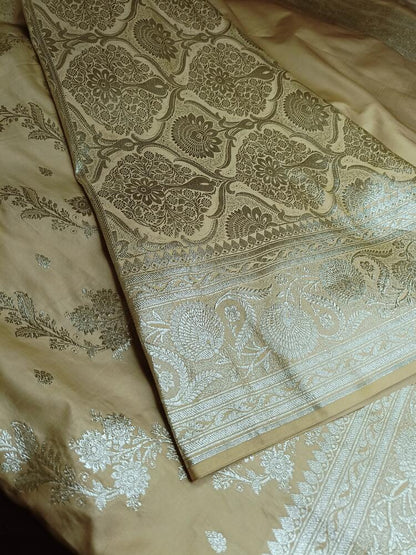 BEIGE LEHARIYA BANARASI KATAN SILK SAREE