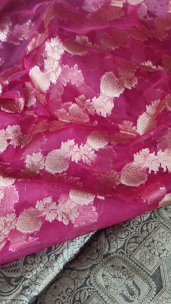 MAJENTA LEHARIYA CONTRAST BORDER BANARASI ORGANZA SAREE