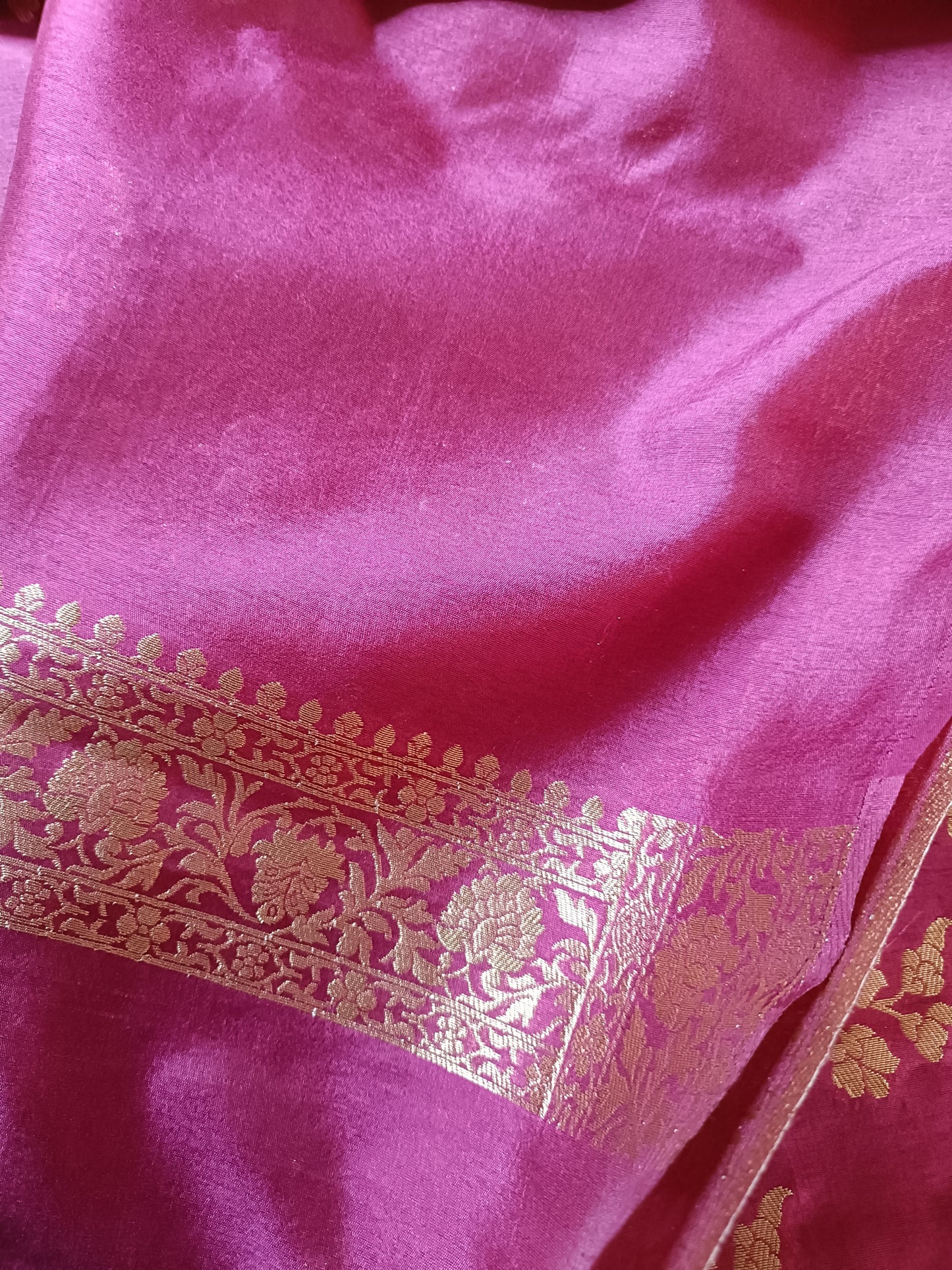 VIOLET PARROT PEACOCK ROSE BUTTA MOTIFS BANARASI SEMI SILK SAREE