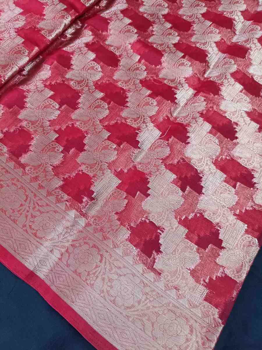 RED LEHARIYA PARTY ORGANZA BANARASI SAREE