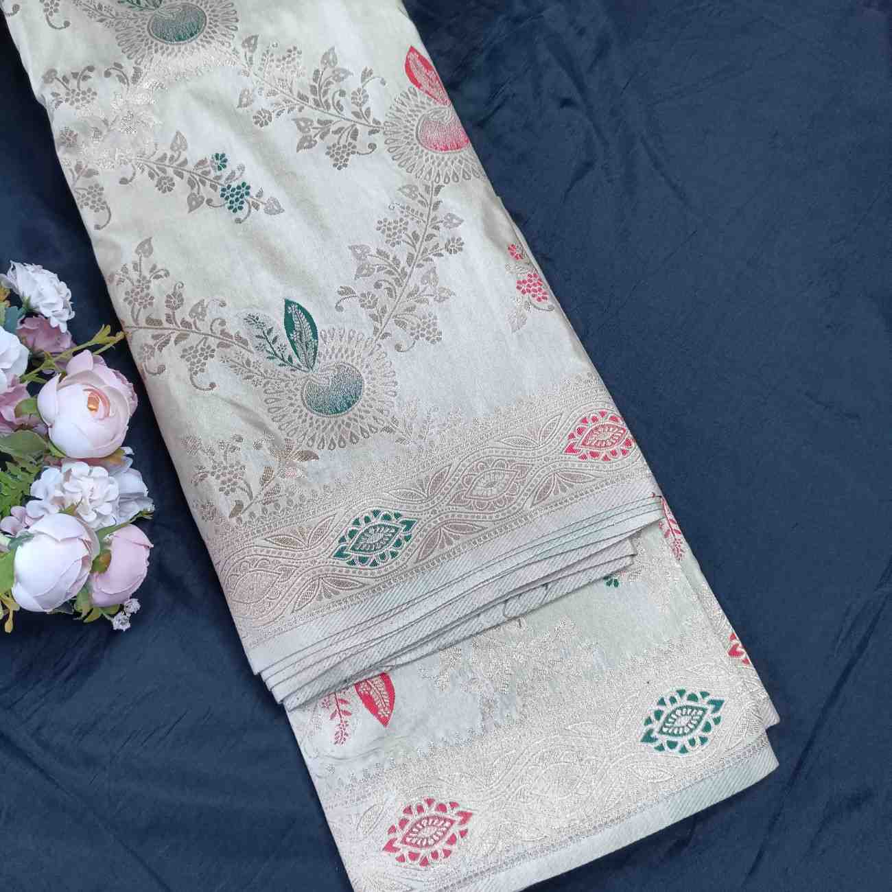 OFF WHITE FLORAL JAAL BANARASI VISCOSE SAREE