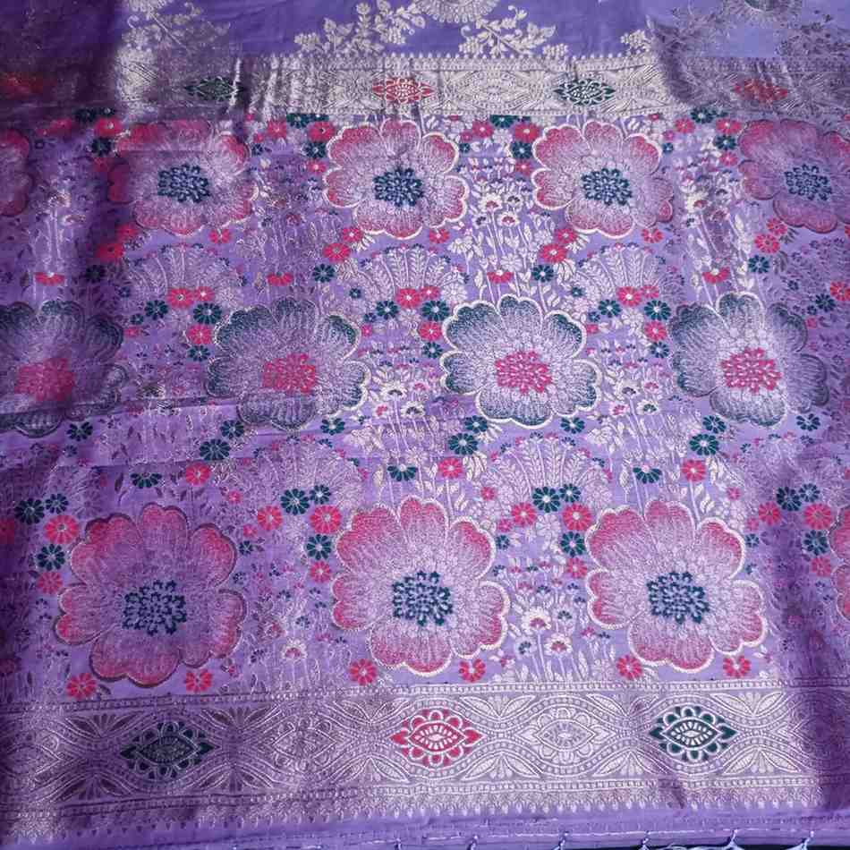 LAVENDER FLORAL JAAL BANARASI VISCOSE SAREE