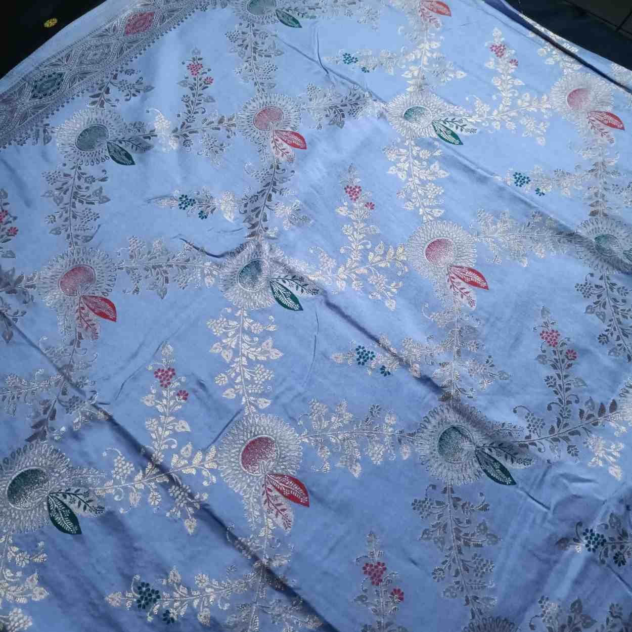 GREY FLORAL JAAL BANARASI VISCOSE SAREE