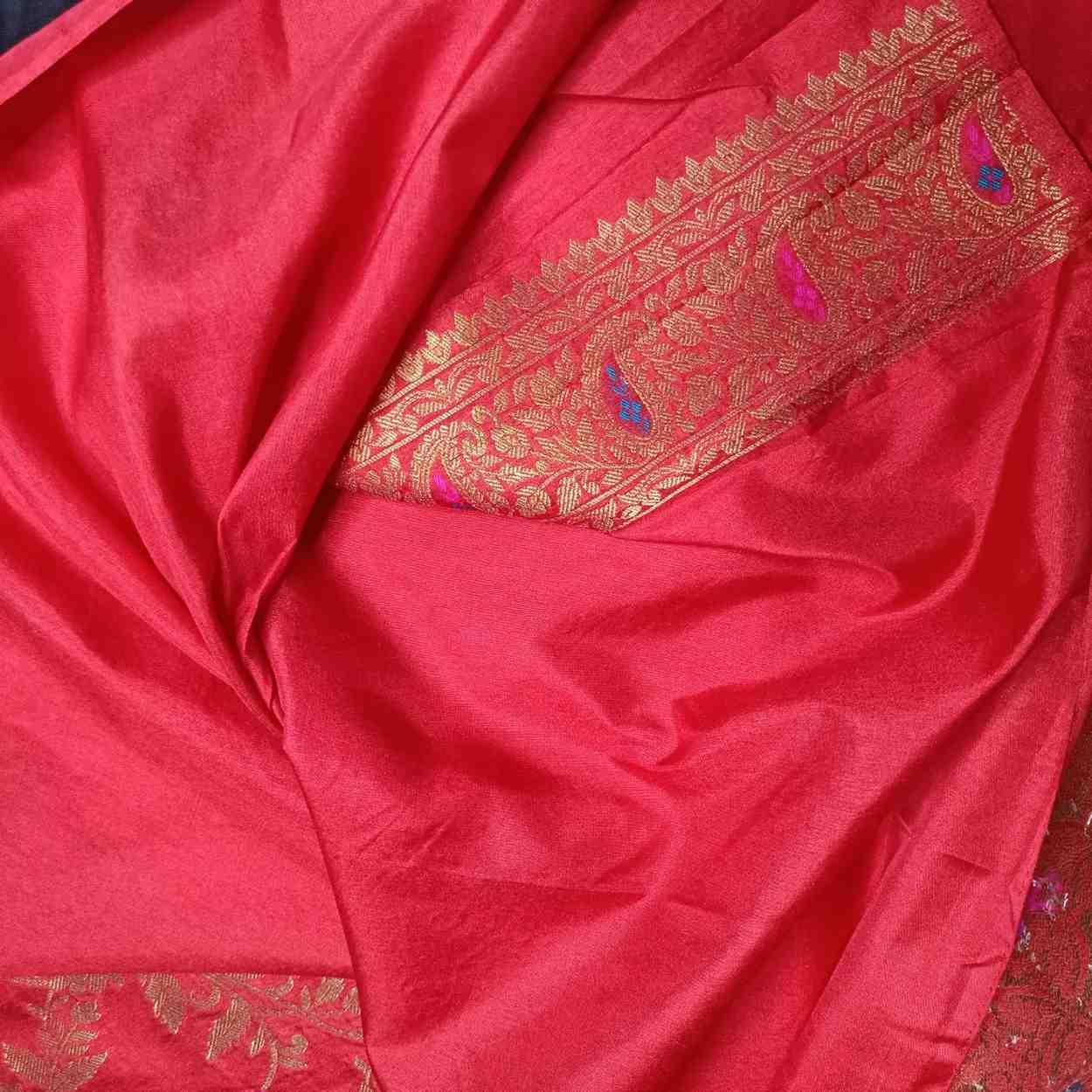 RED FLORAL JAAL BANARASI SEMI SILK SAREE