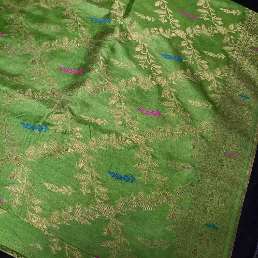 PARROT GREEN FLORAL JAAL BANARASI SEMI SILK SAREE