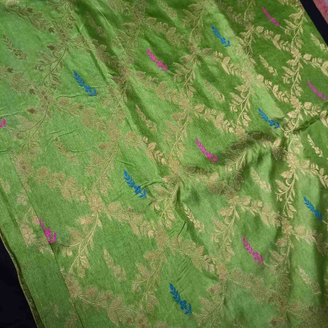 PARROT GREEN FLORAL JAAL BANARASI SEMI SILK SAREE