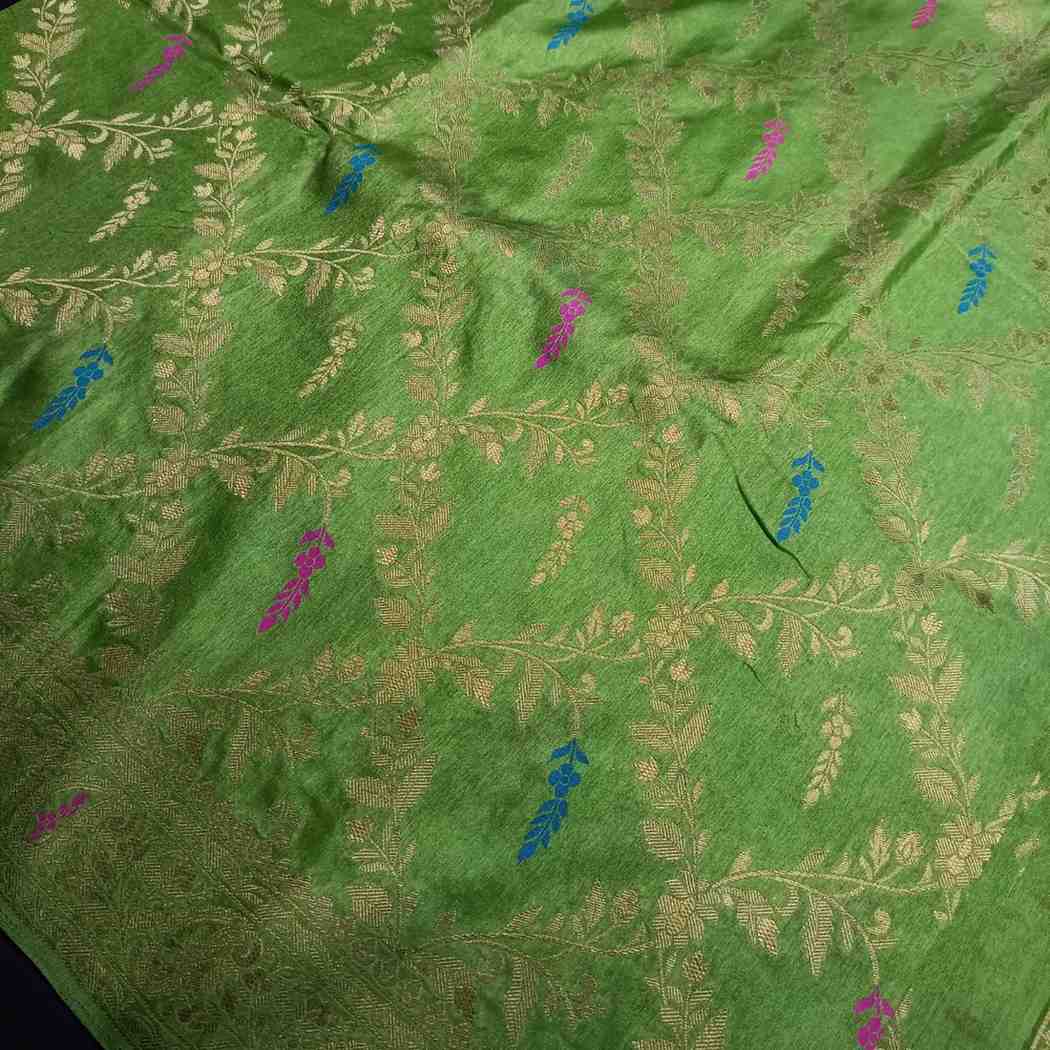PARROT GREEN FLORAL JAAL BANARASI SEMI SILK SAREE