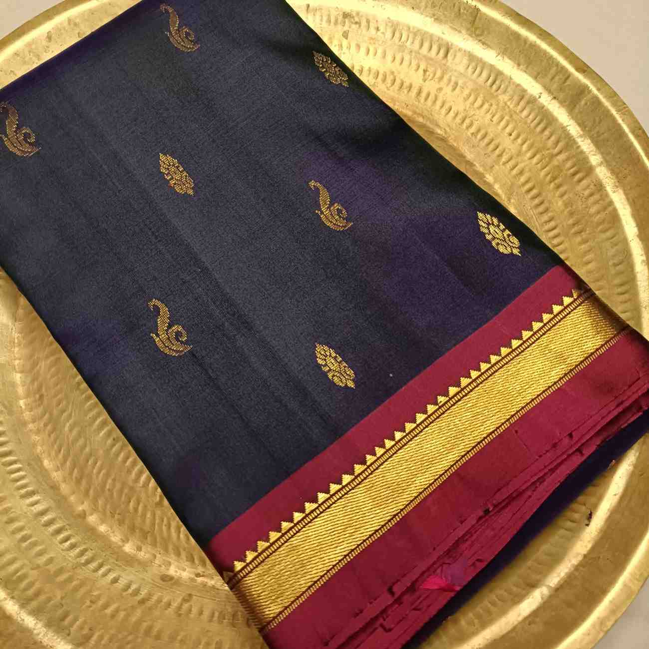 Pure Handloom Navy Blue Kanjivaram Silk Saree - Vanki Butta
