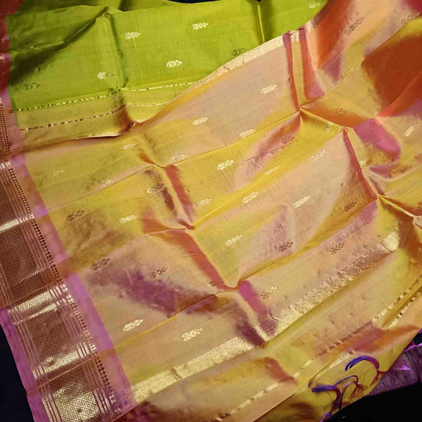 Parrot green Thirubhuvanam silk saree pallu with Rettai Maanga motifs and zari lines