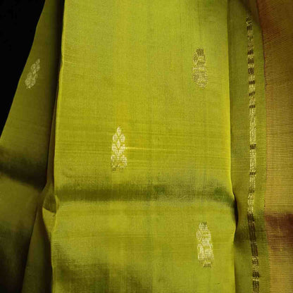 Traditional Rettai Maanga twin mango motifs with Poo flowers on green Thirubhuvanam silk