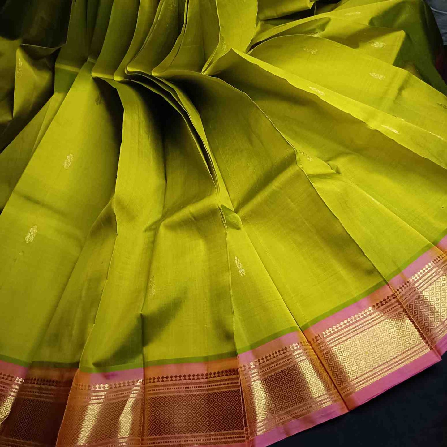 Pure Handloom Parrot Green Thirubhuvanam Silk Saree - Orange Pink Border