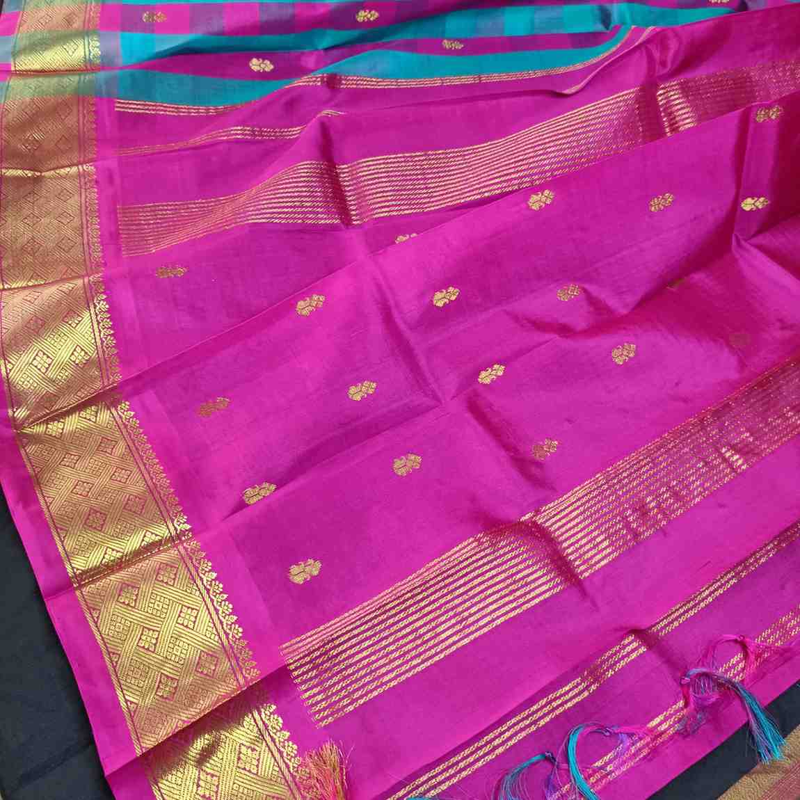 Pure Handloom Multi Check Thirubhuvanam Silk Saree
