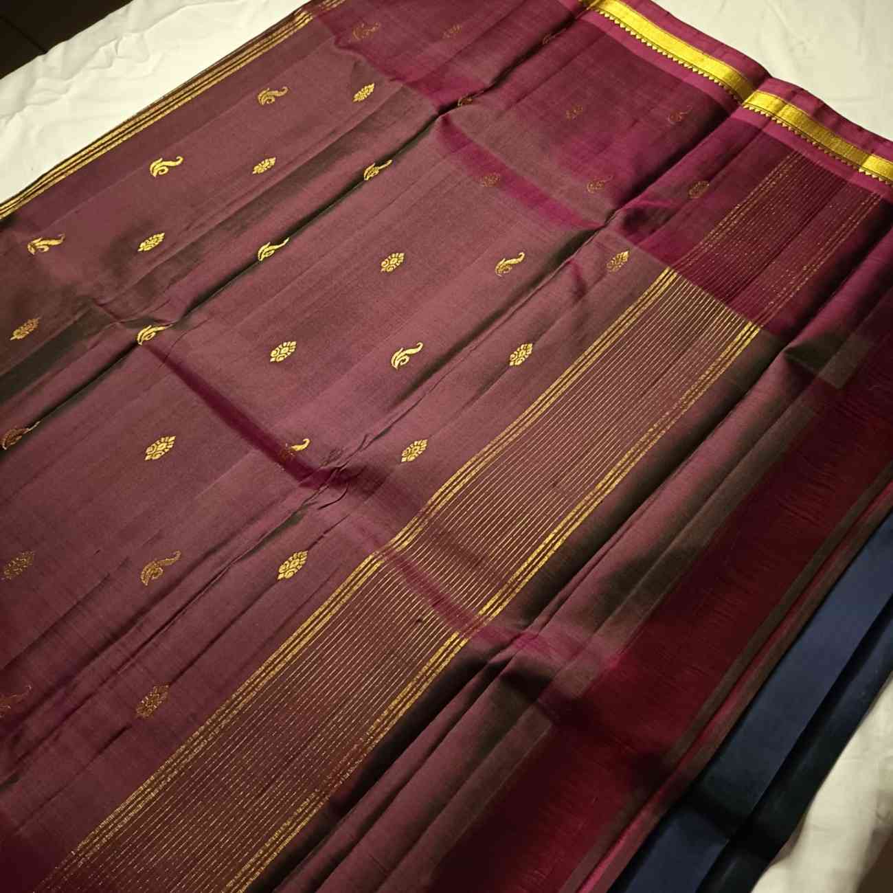 Pure Handloom Navy Blue Kanjivaram Silk Saree - Vanki Butta
