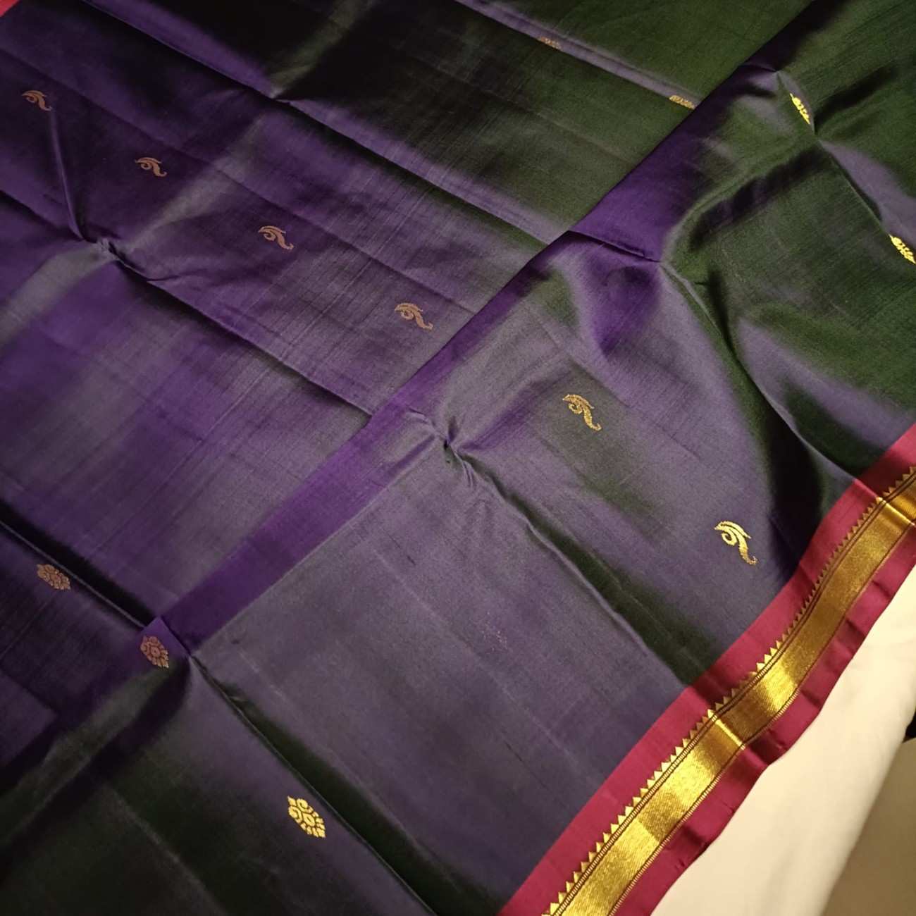 Pure Handloom Navy Blue Kanjivaram Silk Saree - Vanki Butta