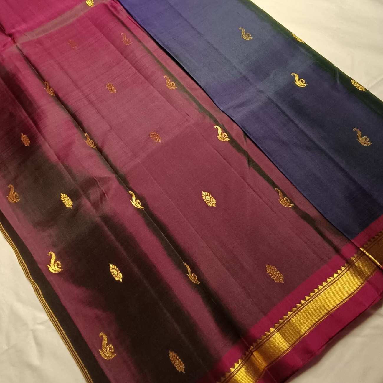 Pure Handloom Navy Blue Kanjivaram Silk Saree - Vanki Butta